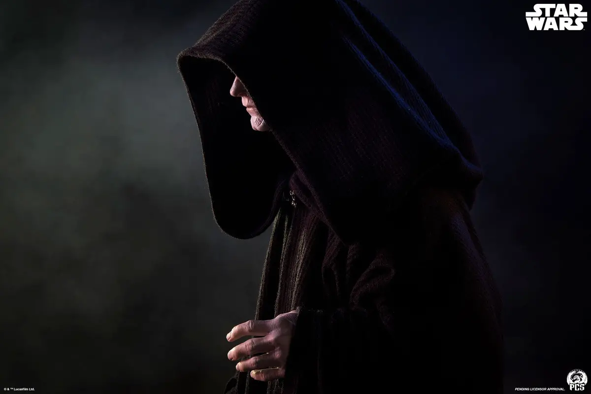 Star Wars: Emperor Palpatine 1:3 Scale Hyperreal Statue (Pre-Order) 1