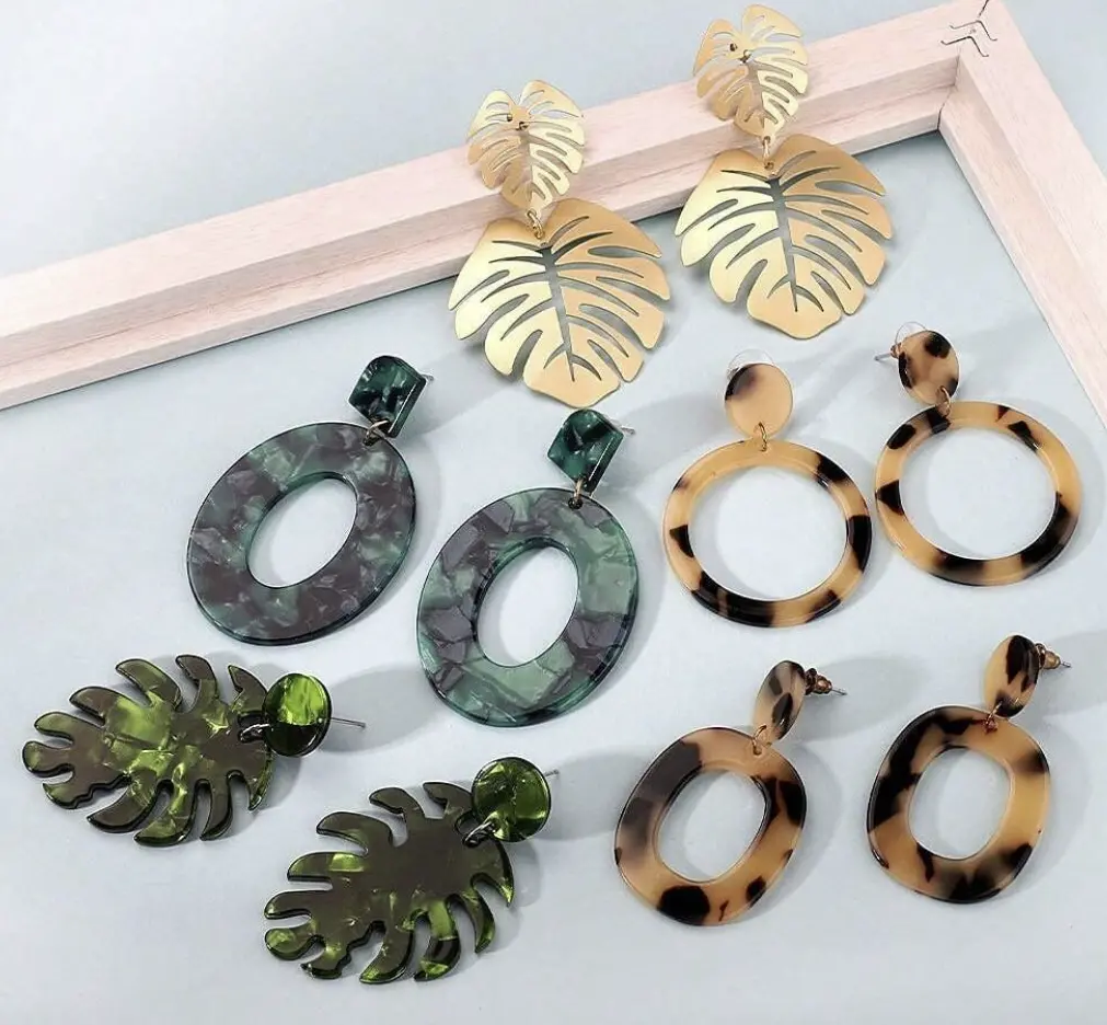 1 Pair Of Acrylic Earrings 1