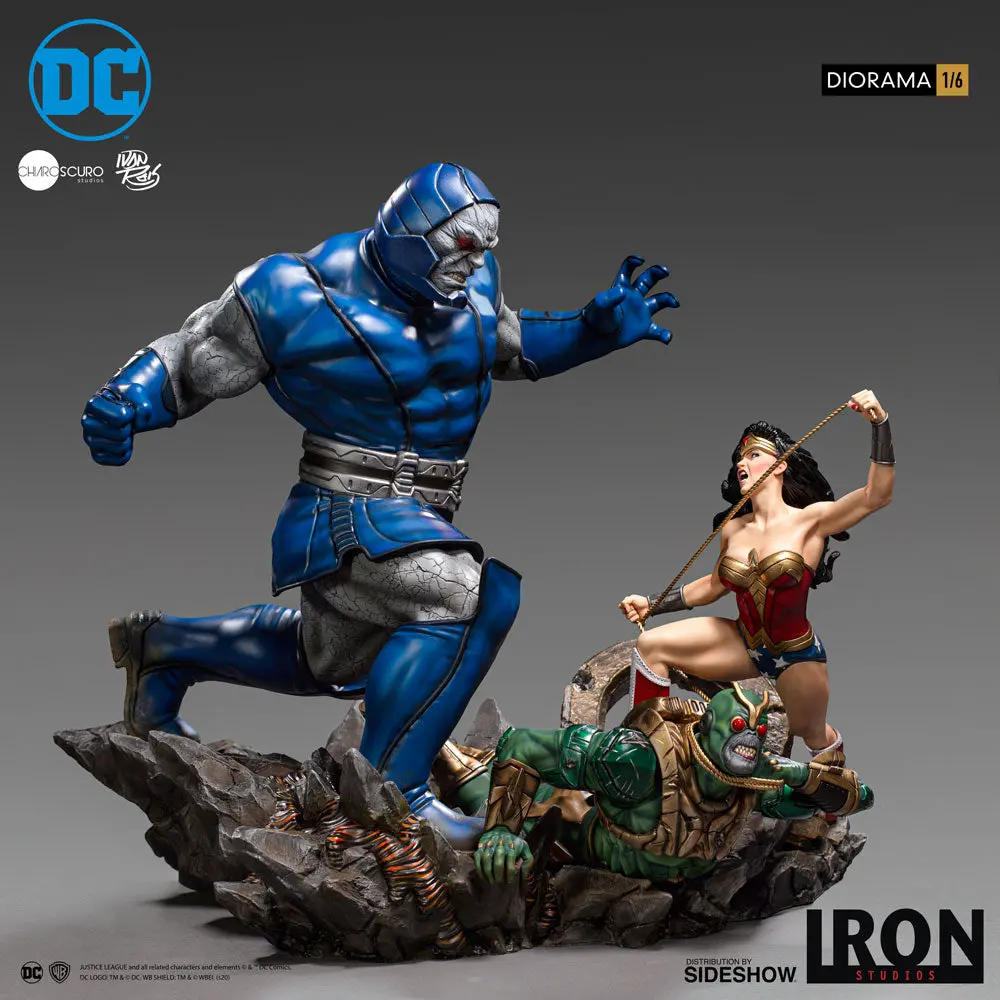 Wonder Woman Vs Darkseid Diorama 1