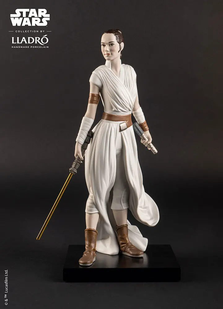 Rey Porcelain Statue 1