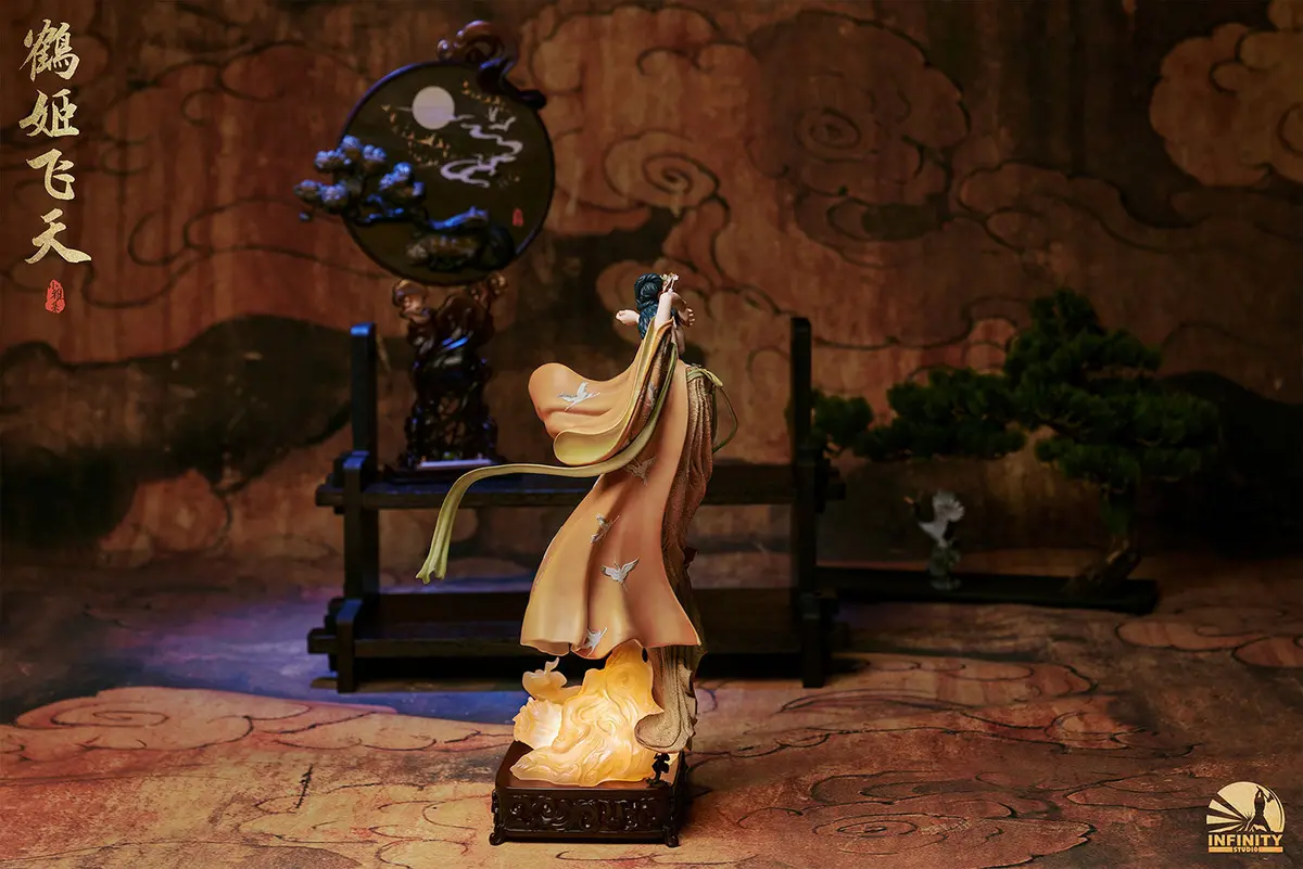 The Flying Princess Crane Statue Deluxe 1