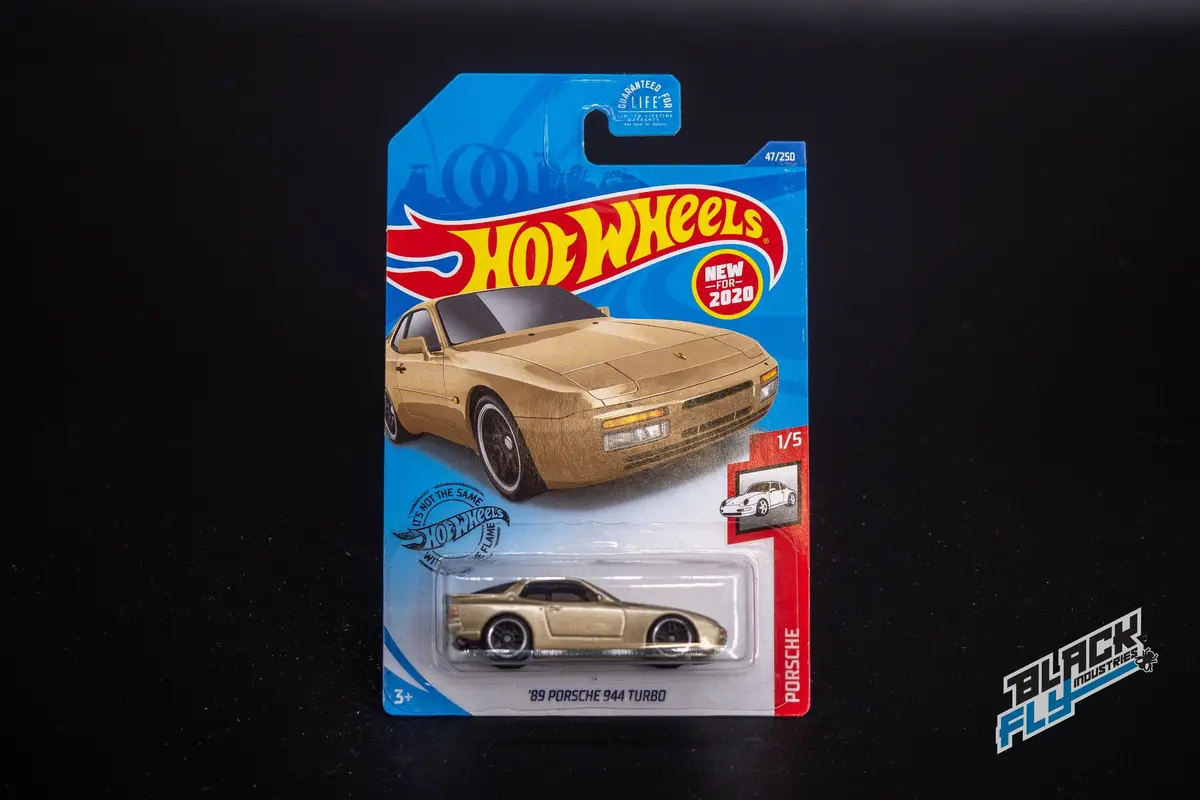Hot Wheels - 89 Porsche 944 Turbo - Gold 1