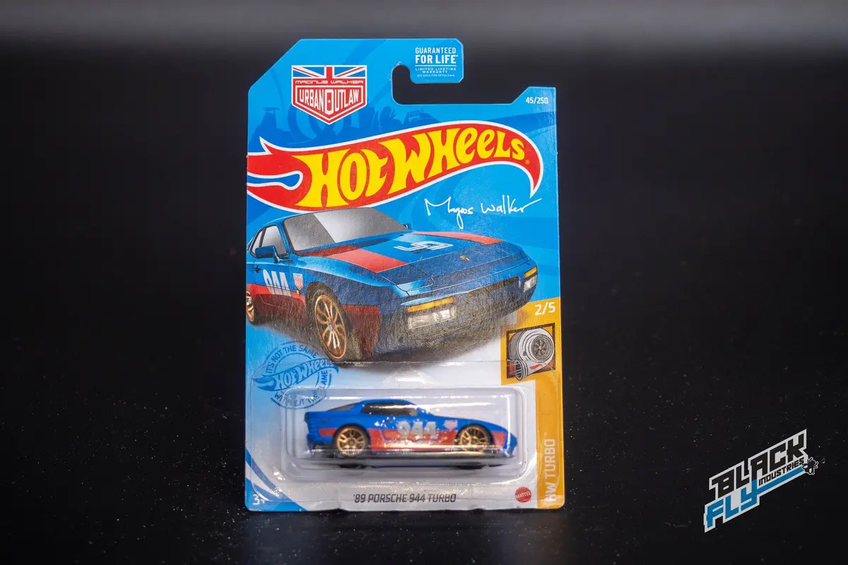 Hot Wheels - 89 Porsche 944 Turbo - Blue -Urban Outlaw 1