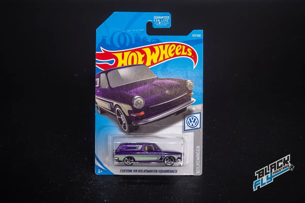 Hot Wheels - Custom '69 Volkswagen Squareback - Purple 1