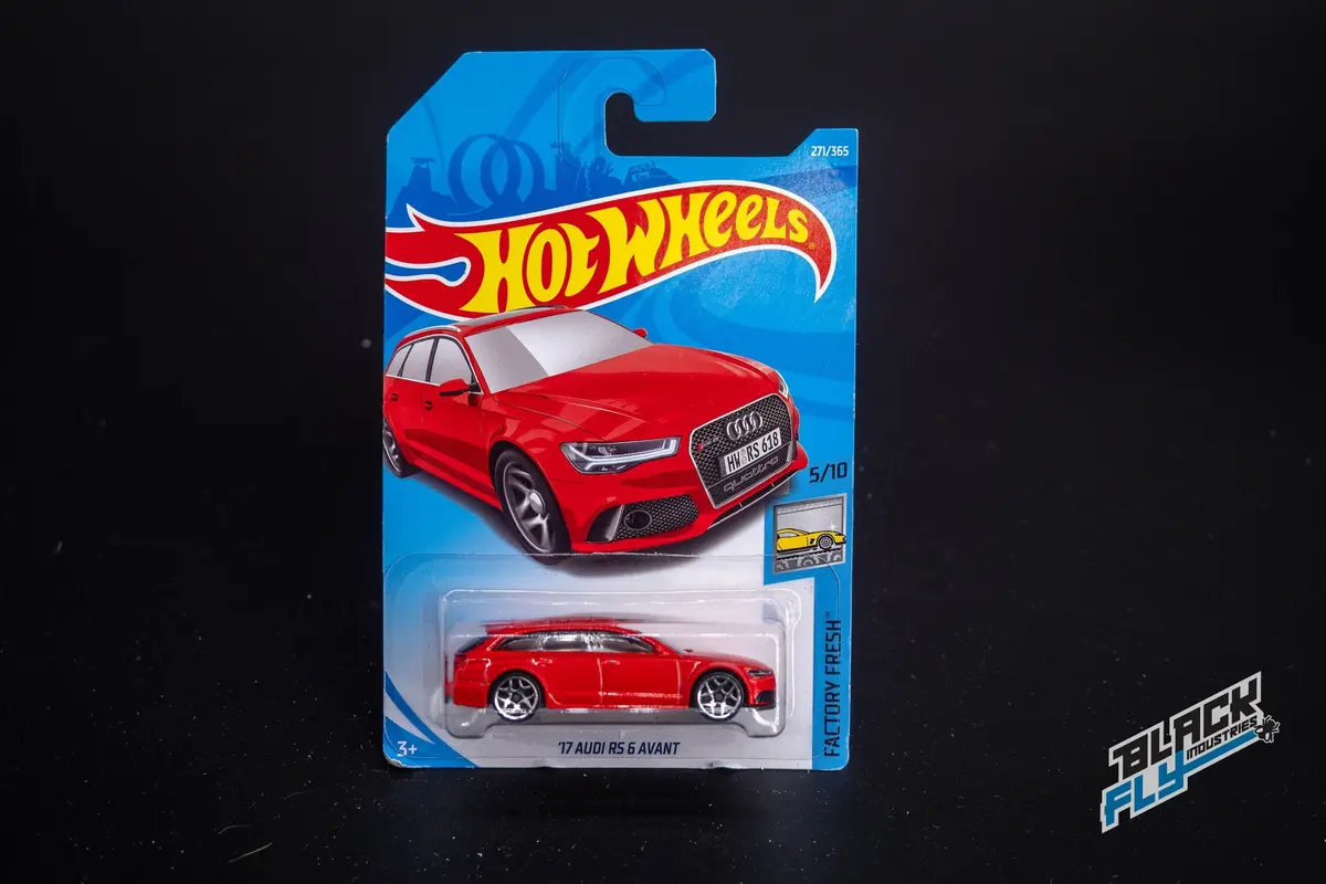 Hot Wheels - 17' Audi Rs6 Avant - Red 1