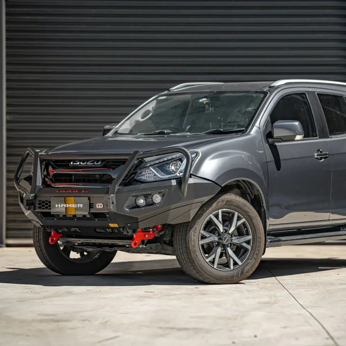 Isuzu Mu-X (2016-2020) Hamer 4X4 King Series Plus Bullbar 1