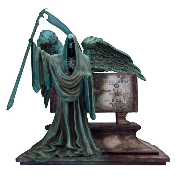 Harry Potter: Riddle Family Grave Monolith 1