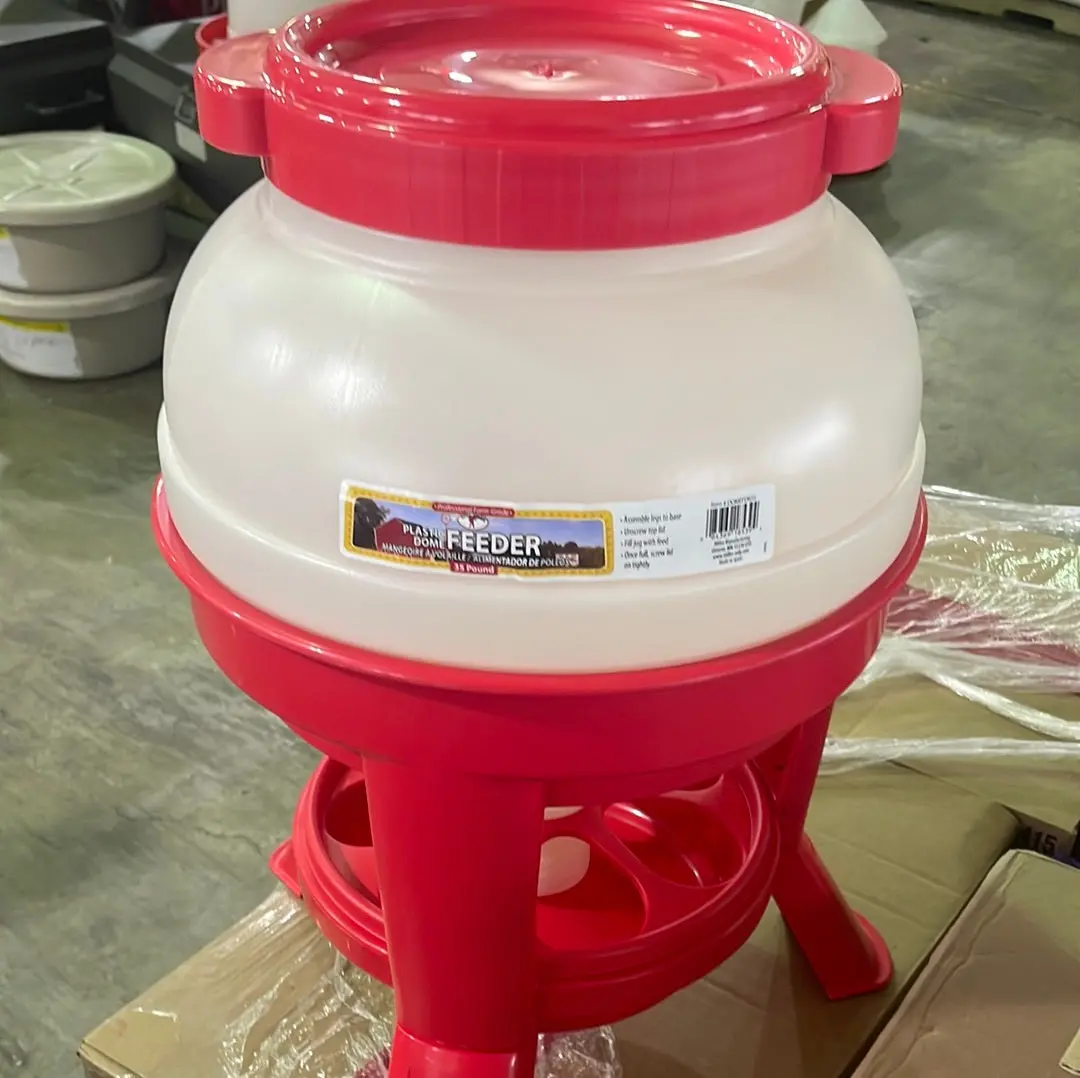 35 Lb Plastic Dome Feeder 1