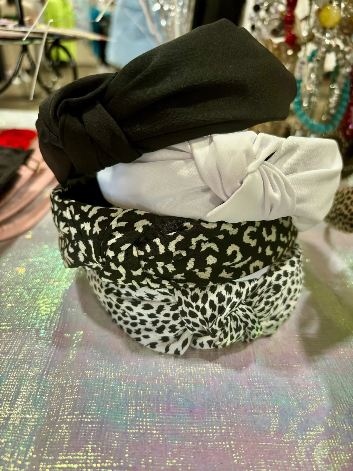 Head Band White/Black Collection (Individual) 1