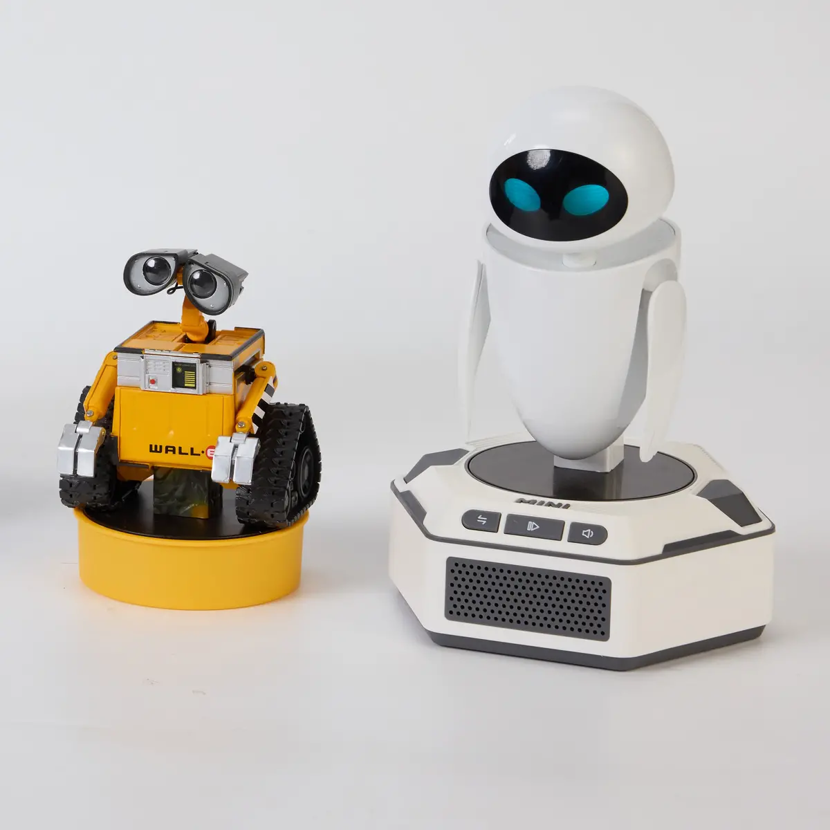 Disney Pixar Wall-E (2008): Wall-E And Eve Mini (Pre-Order) 1