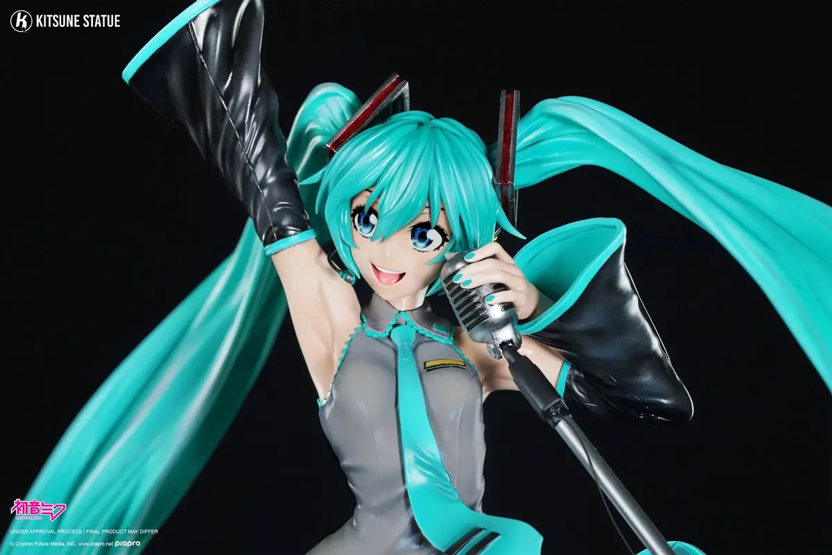 Hatsune Miku (Pre-Order) 1
