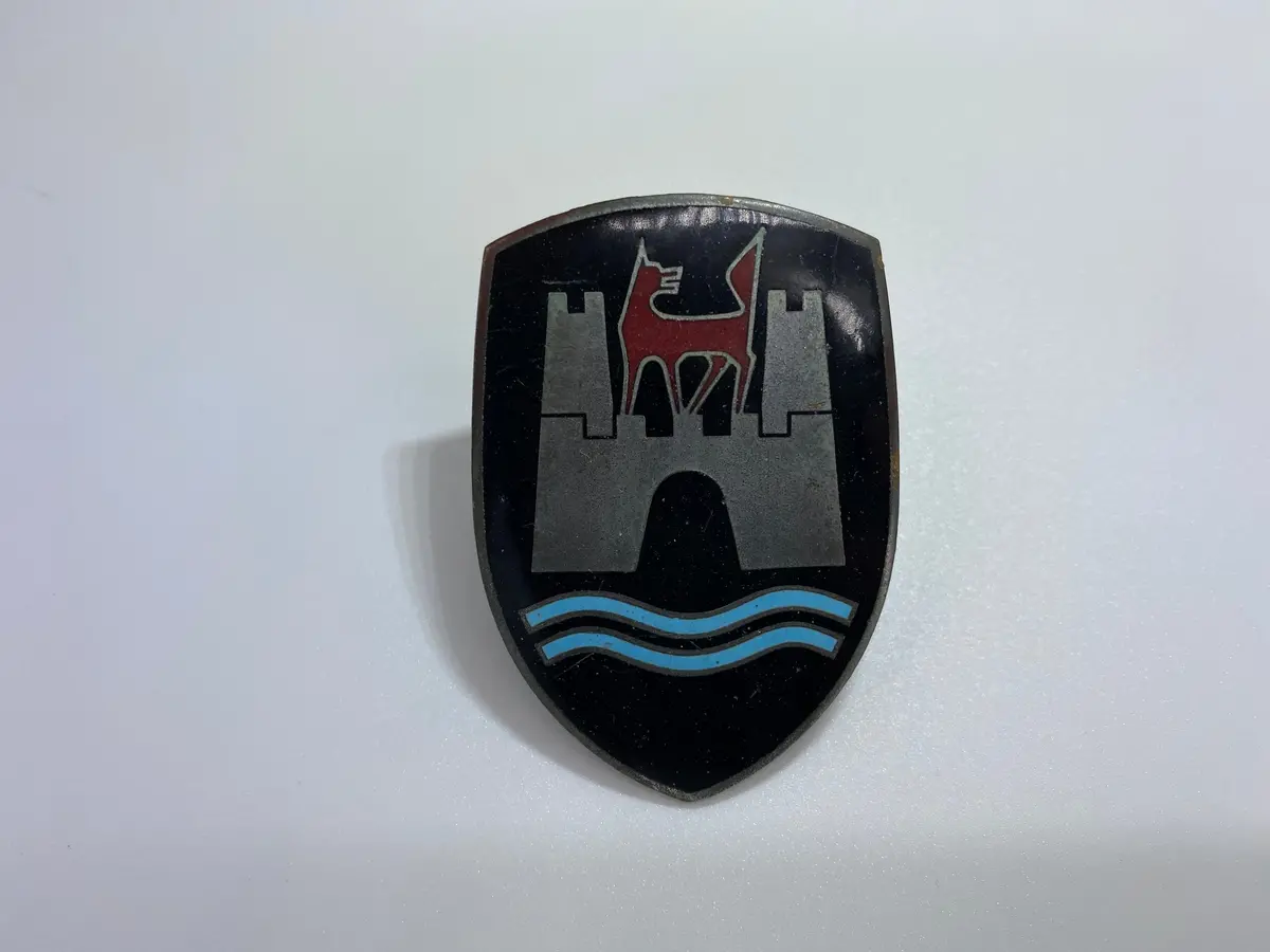 Volkswagen Type 1 Beetle Hood Crest 60-63 1