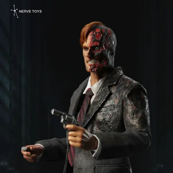 Two Face Sixth Scale Figure (Pre-Order) 1