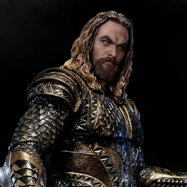 Justice League Aquaman Statue 1