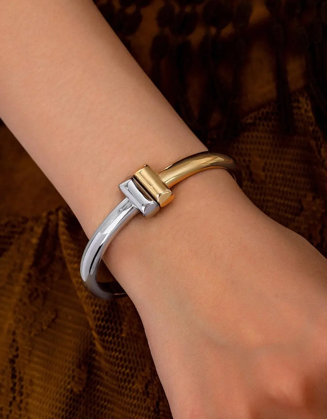 Metal Alloy Two-Tone Bangle Bracelet 1