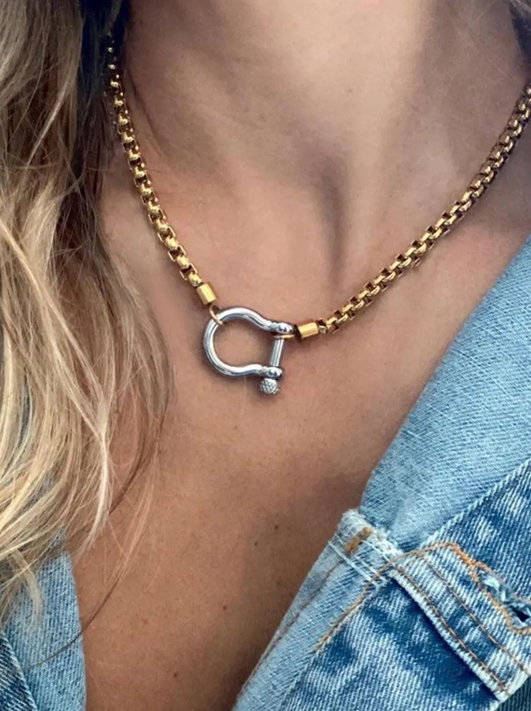 18K Gold Plated Stainless Steel Horseshoe Clasp Necklace 1