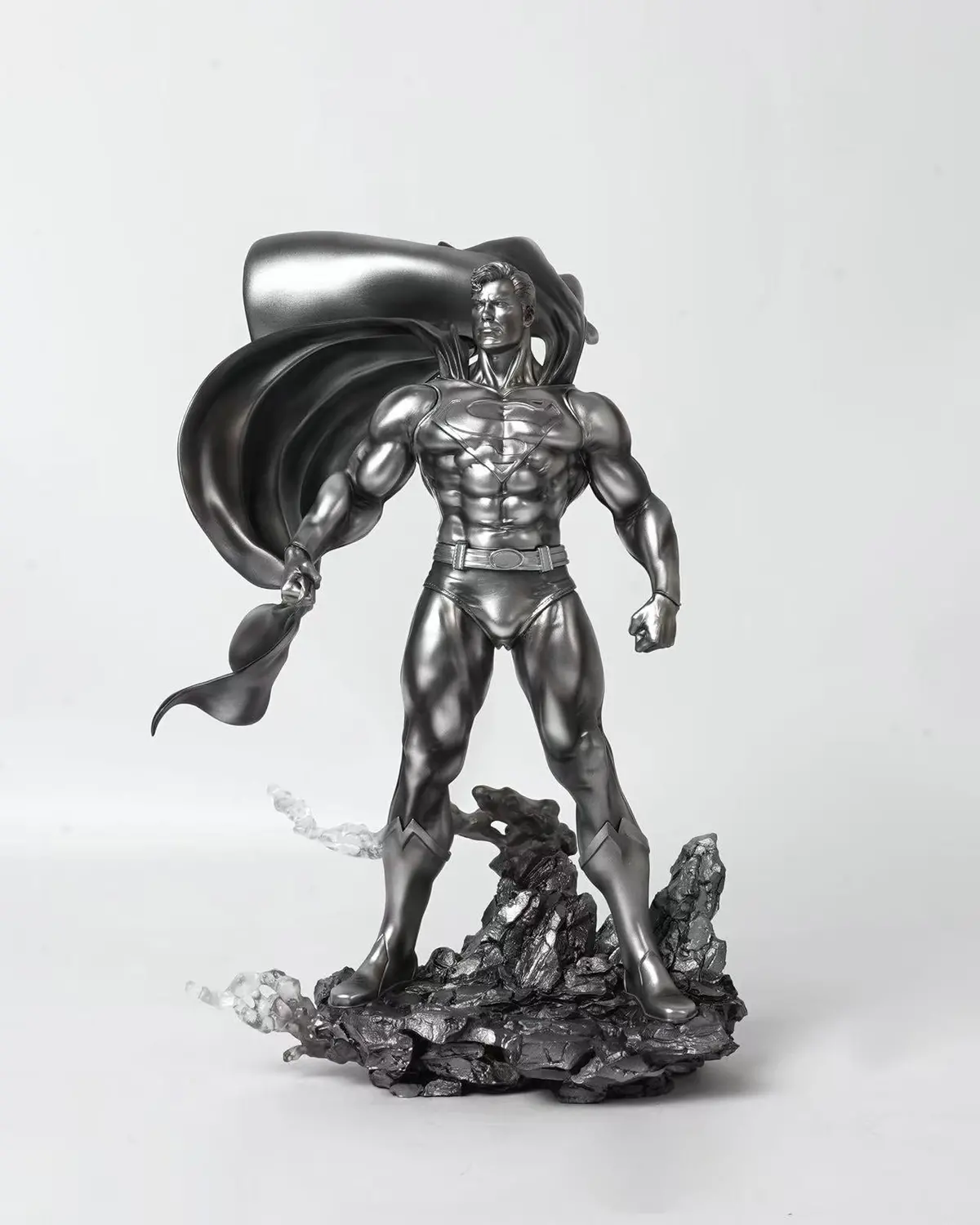Dc Heroes: Superman Silver (Pre-Order) 1