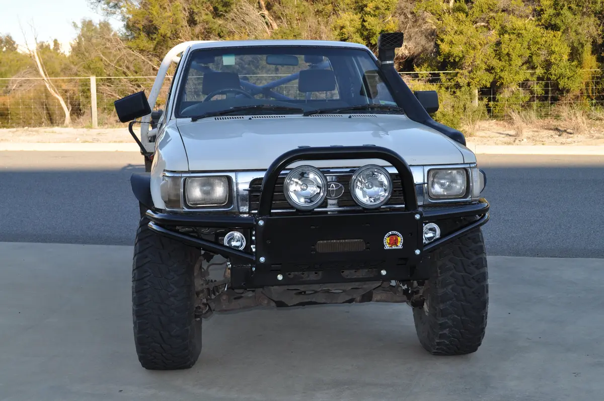 Toyota Hilux (1989-1997) Surf And Ifs Front Xrox Bullbar (Sku: Xrhlb) 1