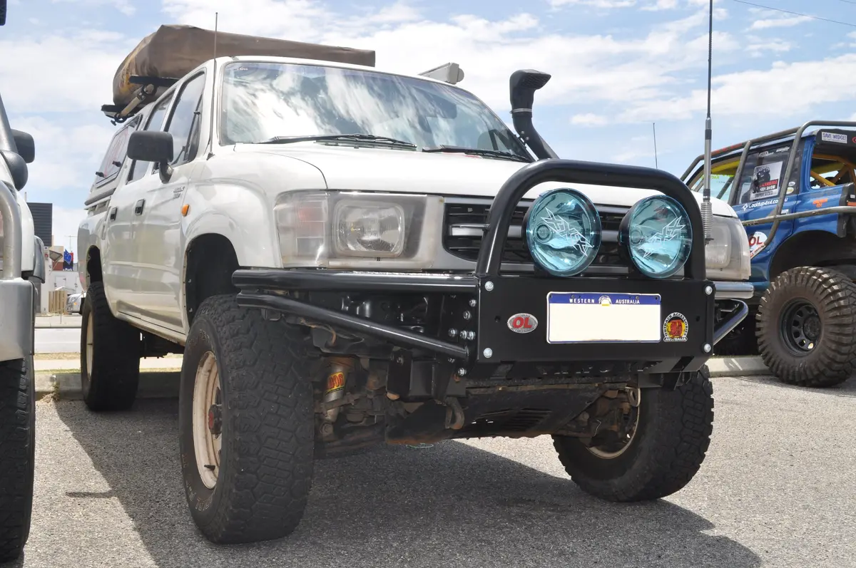 Toyota Hilux (1997-2001) N60 Kzn Ifs Front Xrox Bullbar (Sku: Xrhli) 1