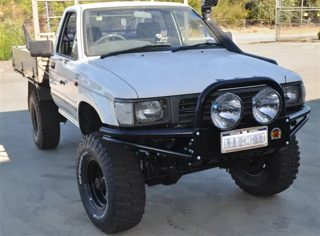 Toyota Hilux (1989-1997) Leaf Spring Xrox Bullbar (Sku: Xrhls) 1