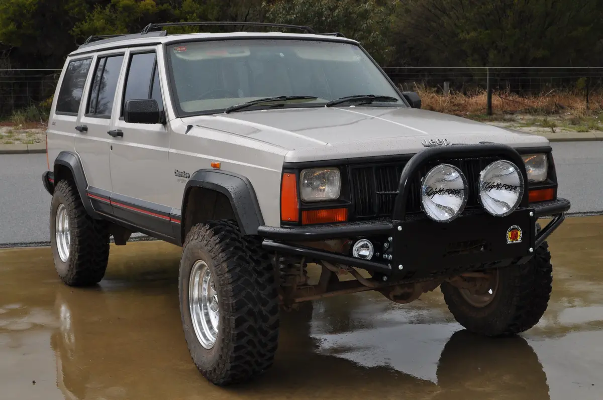 Jeep Cherokee (1994-1997) Xj Xrox Bullbar (Sku: Xrjc) 1