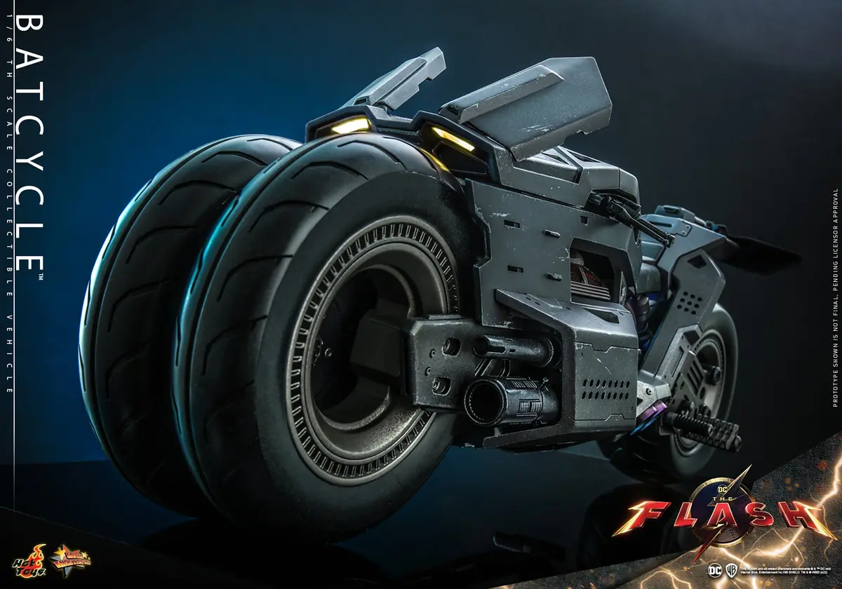 Dc The Flash: Batcycle (Pre-Order) 1