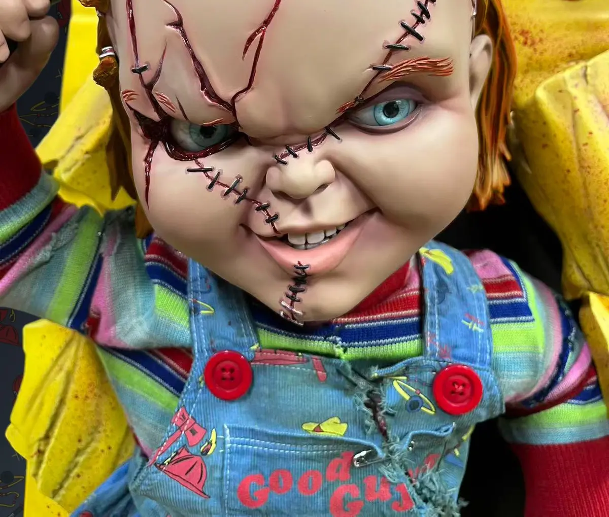 Bride Of Chucky (1998): Chucky Life Size Wall Sculpture (Pre-Order) 1