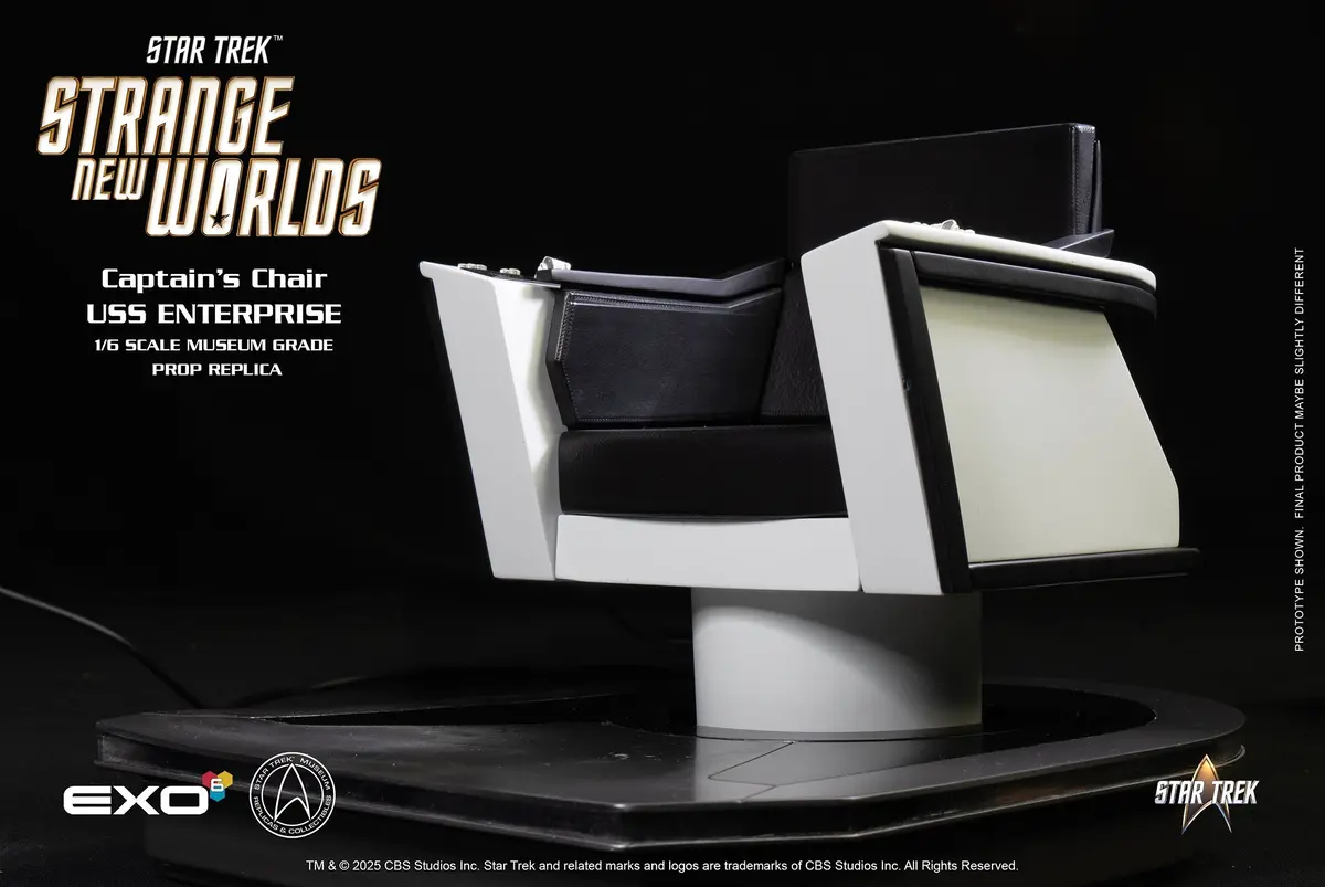 Star Trek Strange New Worlds: U.S.S. Enterprise Command Chair (Pre-Order) 1