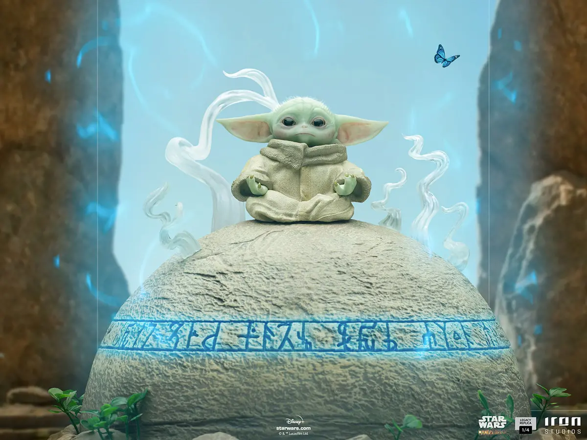 Star Wars The Mandalorian: Grogu Legacy Replica 1