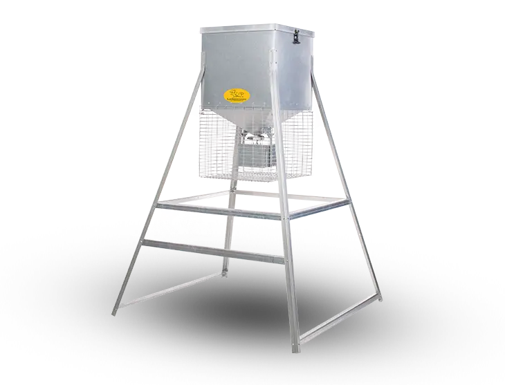 Lamco 350 Lb. Econo Corn Feeder 1