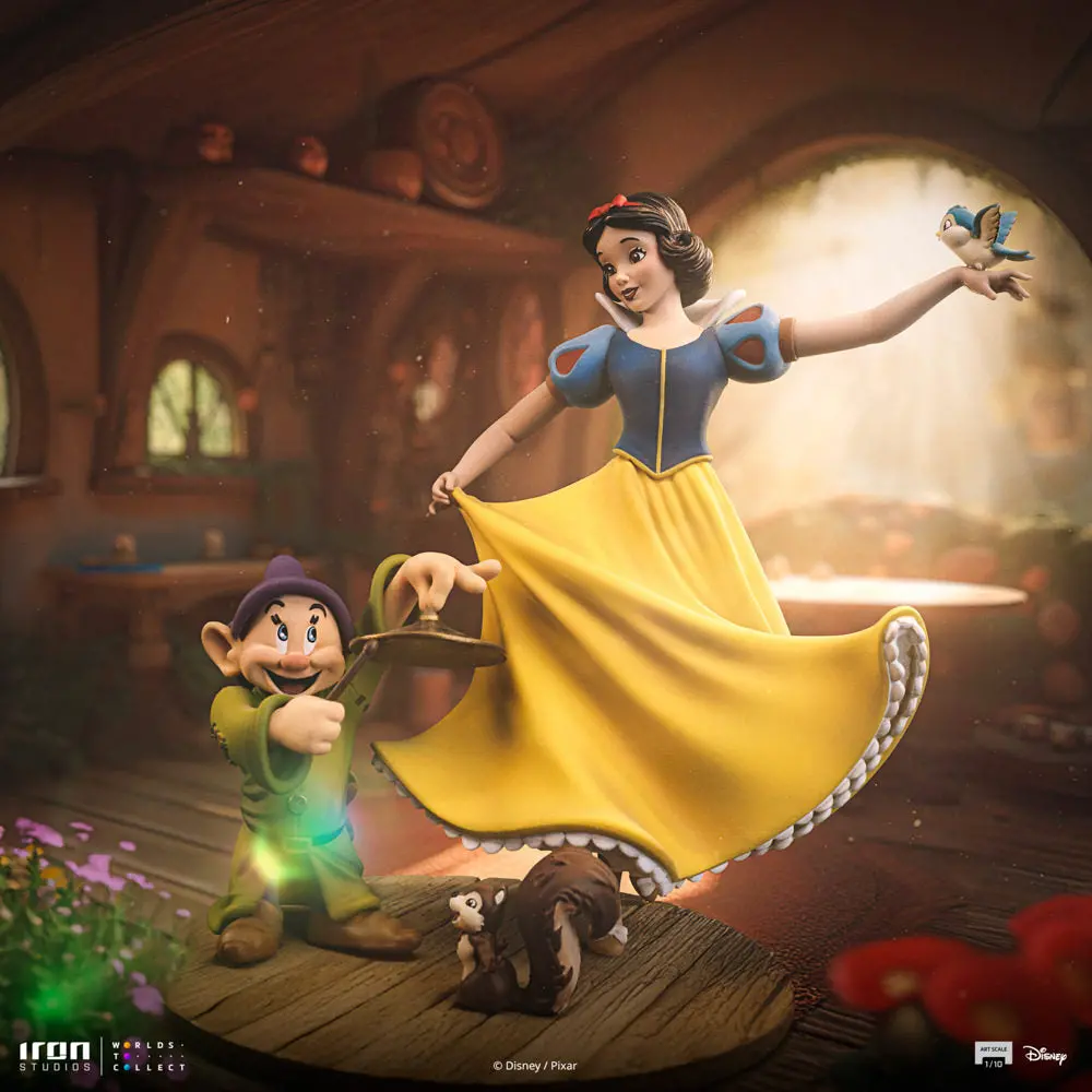 Disney Snow White And The Seven Dwarfs (1937): Snow White And Dopey (Pre-Order) 1