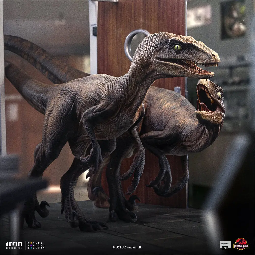 Jurassic Park (1993): Raptors At The Kitchen's Door (Pre-Order) 1