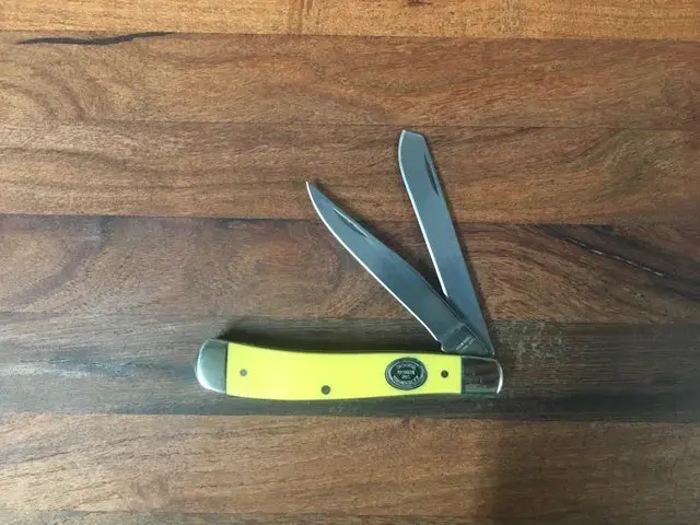 #3201B - Yellow Trapper - 3 7/8" 1