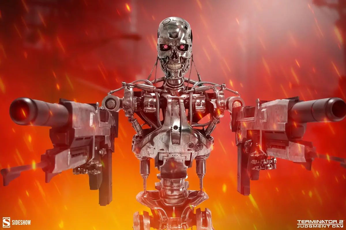 Terminator 2 Judgment Day: T-800 Endoskeleton Version 2.0 Life-Size Figure 1
