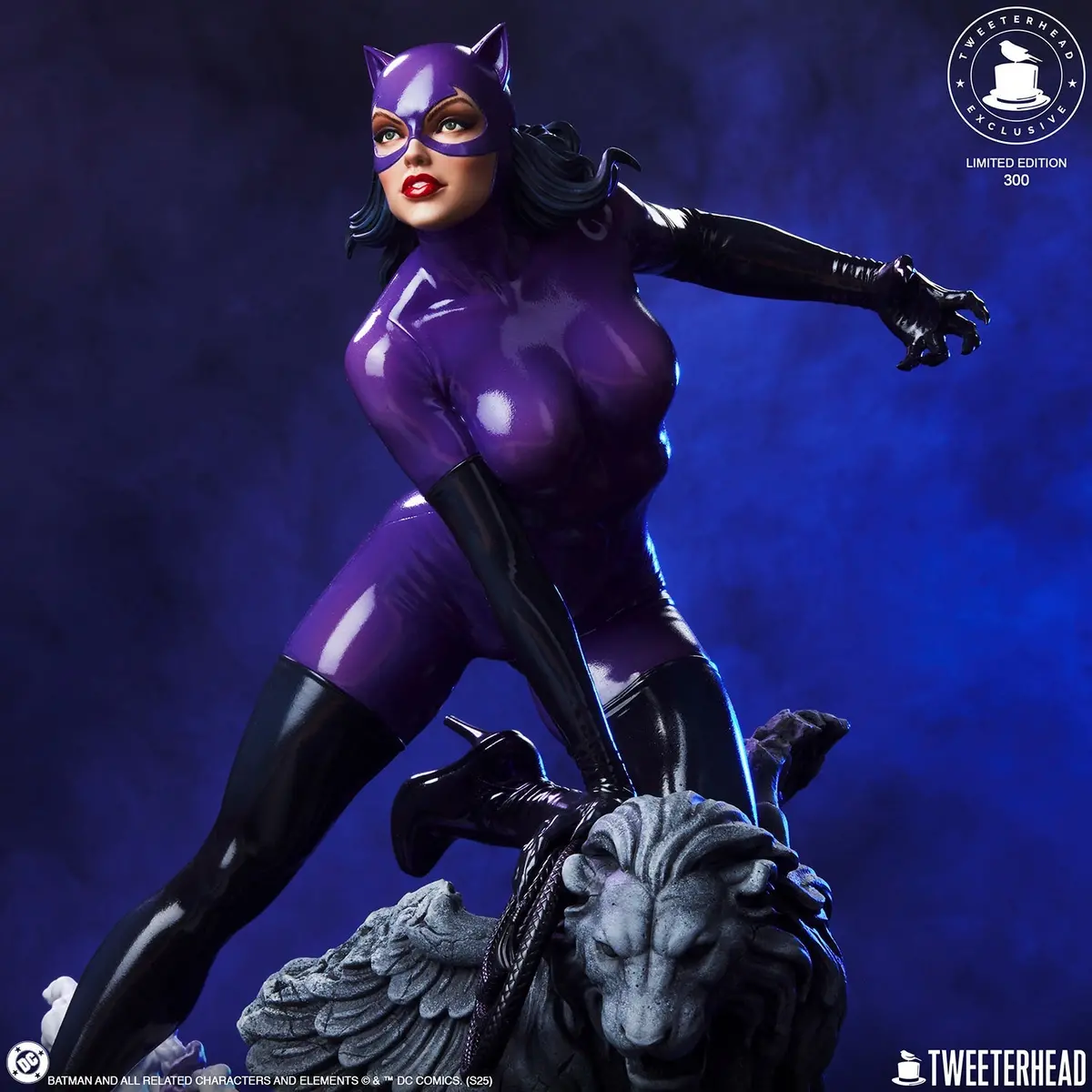 Dc Comics: Catwoman Quarter Scale (Purple Edition) (Pre-Order) 1