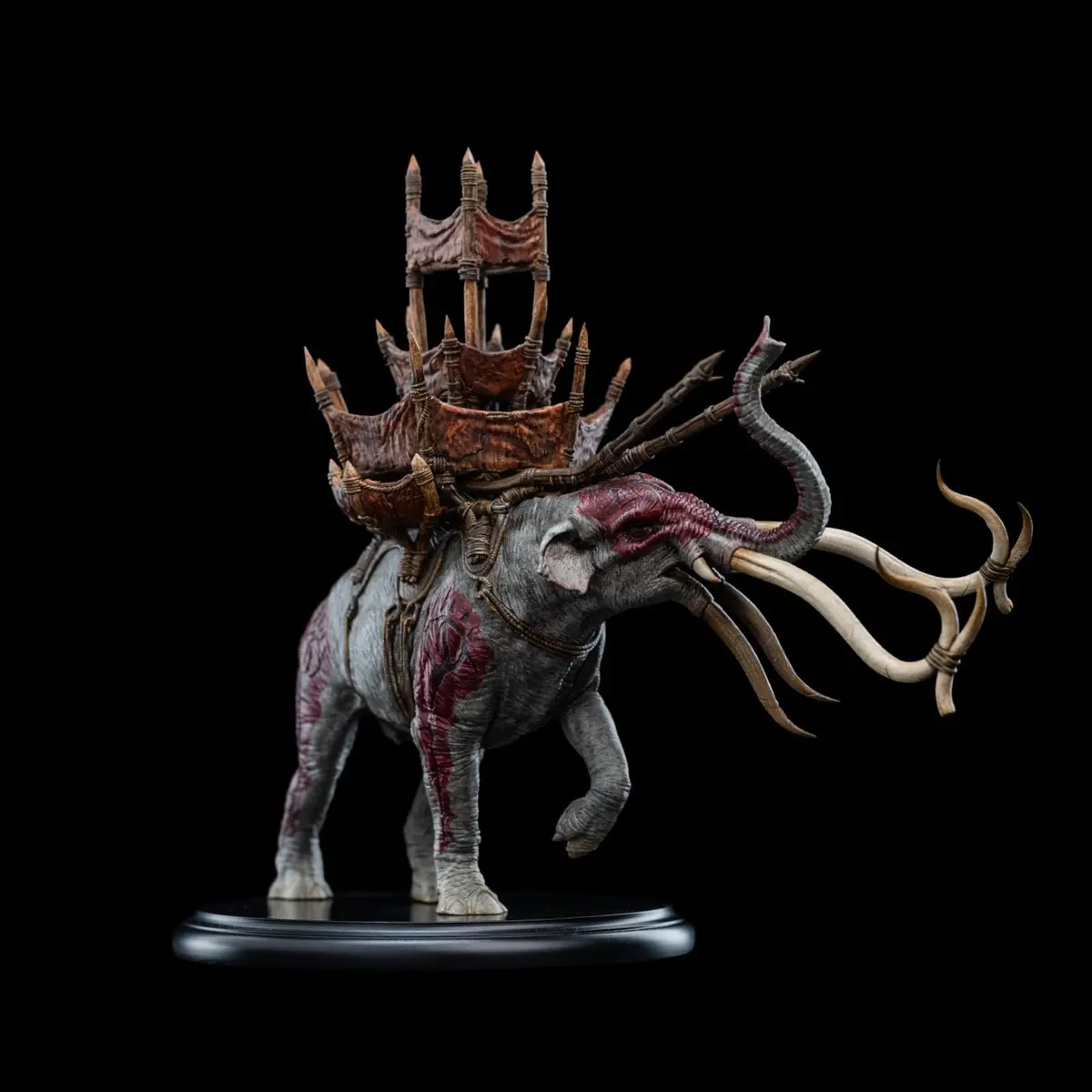 Lord Of The Rings: Mumak In Battle Miniature Statue 1